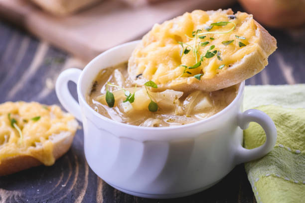 istock onion soup and toast with cheese 1190140115