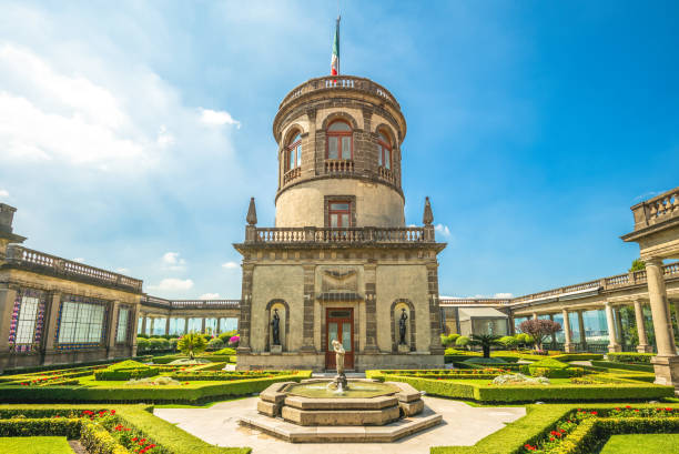 National Museum of History, Chapultepec Castle in Mexico City Chapultepec Castle, located on top of Chapultepec Hill in the Chapultepec park, was built in 1785 for summer house for the viceroy. museo stock pictures, royalty-free photos & images