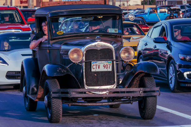 ford a pickup 1931 - pick up truck old car traffic stock-fotos und bilder