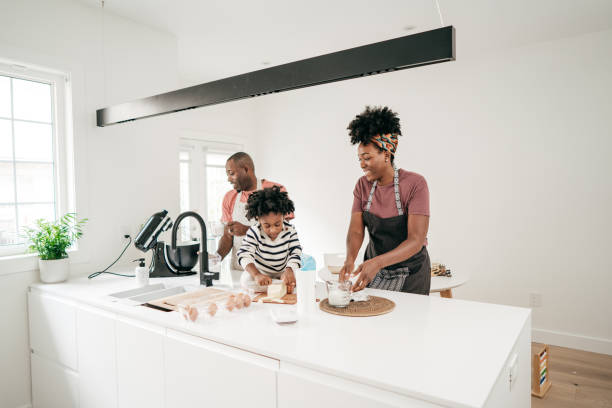istock Brazilian family in the kitchen 1190216843
