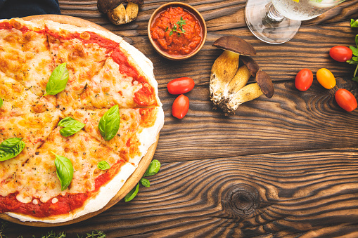 Markharita Pizza with tomato and basil