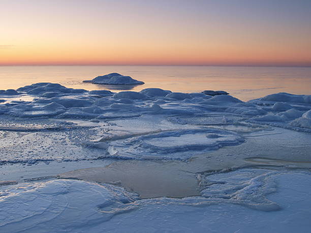istock Freezing sea shore in the romantic evening light 119029695