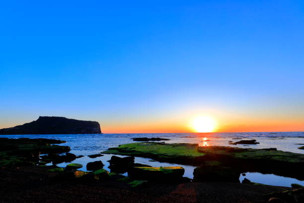istock a beautiful view of the sunrise 1190369888
