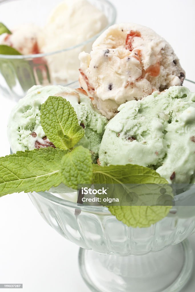 Dos vasos con helado - Foto de stock de Alimento libre de derechos