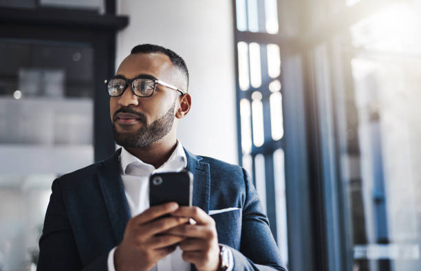 istock He plans his workday all on his phone 1190380961