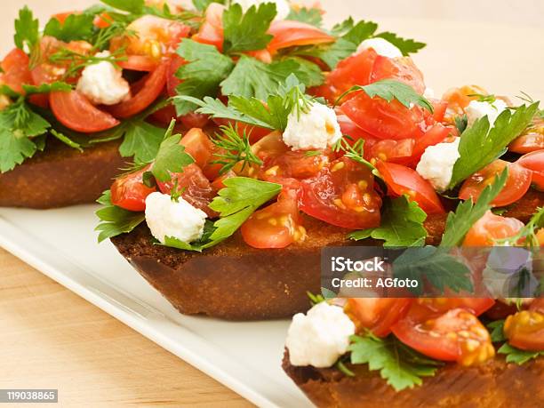 Bruschetta - Fotografie stock e altre immagini di Alimentazione sana - Alimentazione sana, Alla griglia, Antipasto