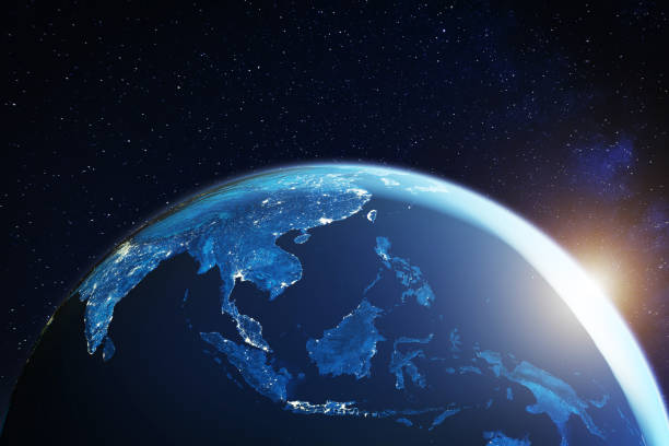 azja południowo-wschodnia z kosmosu w nocy ze światłami miastami przedstawiającymi miasta azji południowo-wschodniej w tajlandii, wietnamie, malezji, singapurze i indonezji, renderowanie 3d planety ziemi, elementy z nasa - map world map earth globe zdjęcia i obrazy z banku zdjęć