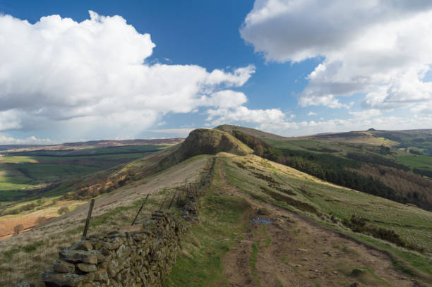 istock Along the ridge to Mam Tor in the Hope Valley, Peak District 1190458627