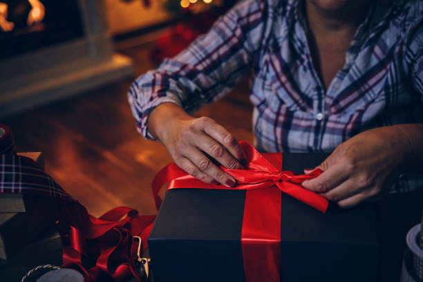istock Wrapping and Decorating Christmas Presents 1190462971