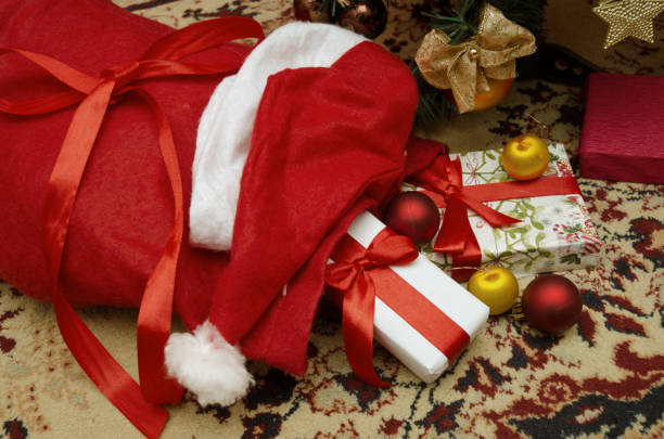 istock Christmas gifts 1190498245