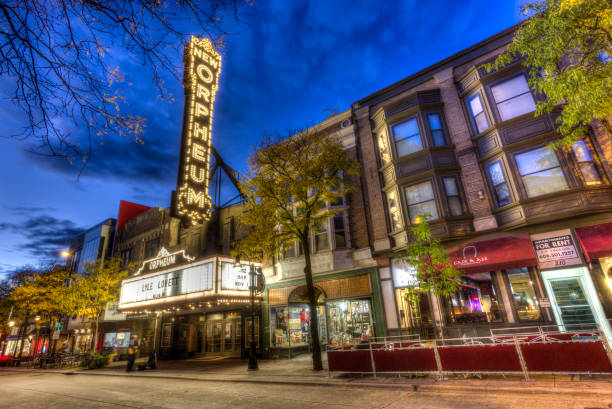 state street w: madison wisconsin - madison wisconsin zdjęcia i obrazy z banku zdjęć