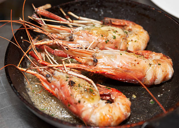 istock Giant prawns on hot pan 119051626