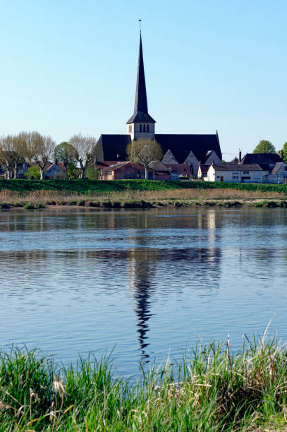 istock Sully in Loire village 1190571273