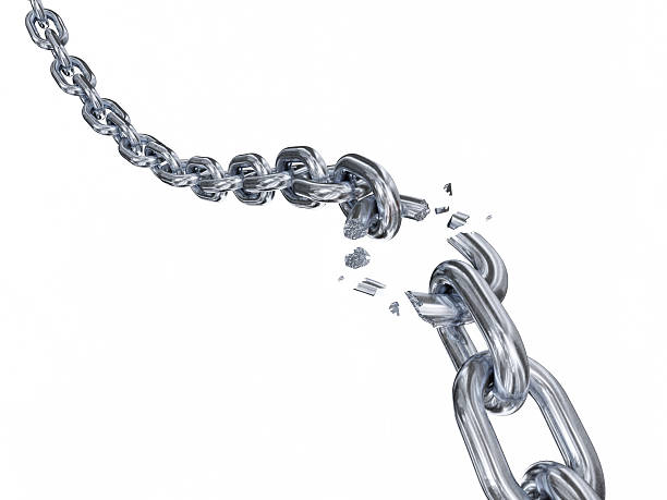 istock Steel chain with splintered link 119065040