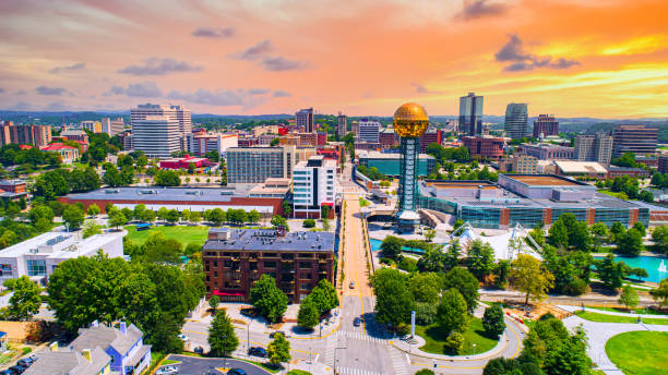 knoxville, tennessee, tn downtown drone skyline aerial - tennessee fotografías e imágenes de stock