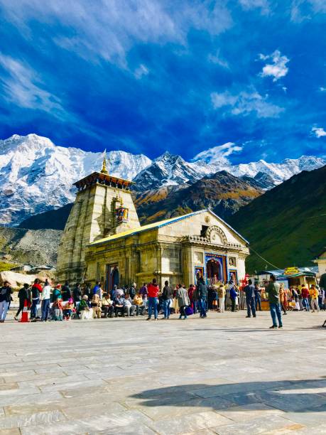 kedarnath dham uttrakhand - ski resort winter ski slope ski lift - fotografias e filmes do acervo