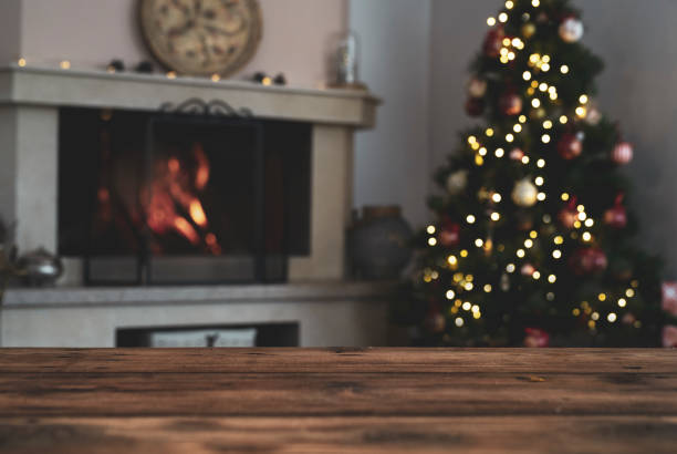 фон с рождественским украшением дома. - fireplace christmas candle holiday стоковые фото и изображения