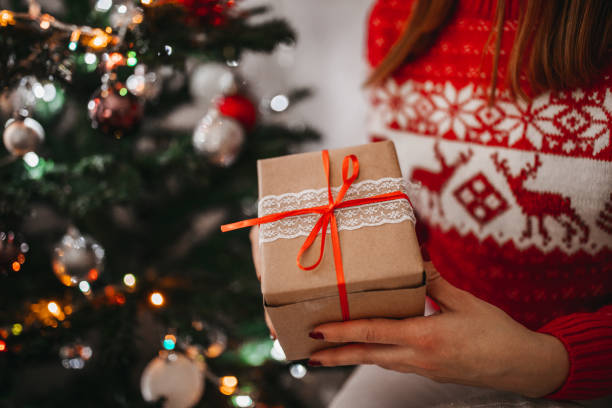 istock Time for gifts 1190779316