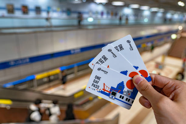 using subway system by taipei metro one-day pass - dao cheng imagens e fotografias de stock