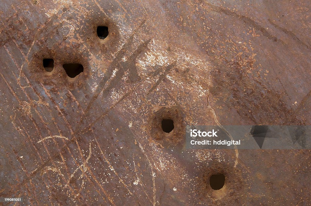 Rusty 메탈 플레이트, 총알 구멍 - 로열티 프리 0명 스톡 사진