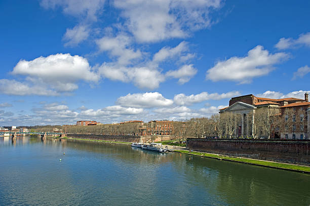 istock Garonne in Toulouse 119081438