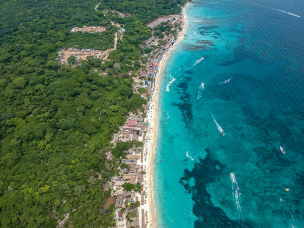 istock Blanca beach in Baru Island 1190837118