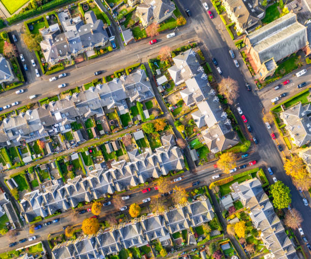 위에서 계단식 주택의 거리 - residential district housing development house uk 뉴스 사진 이미지