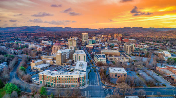 asheville north carolina nc drone skyline aerial - blue ridge mountains blue ridge parkway north carolina mountain imagens e fotografias de stock