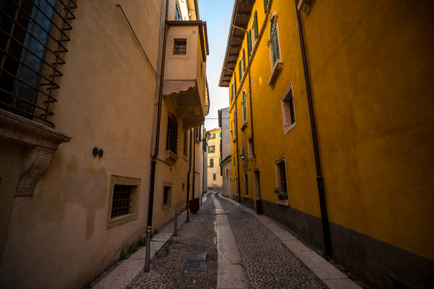 istock Verona Street View 1190905500