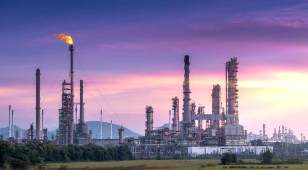 istock Oil and Gas Refinery 1190916781