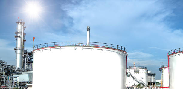 istock Oil and Gas storage tank 1190925064
