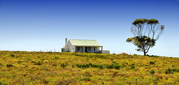 istock House on the Hill 119101445