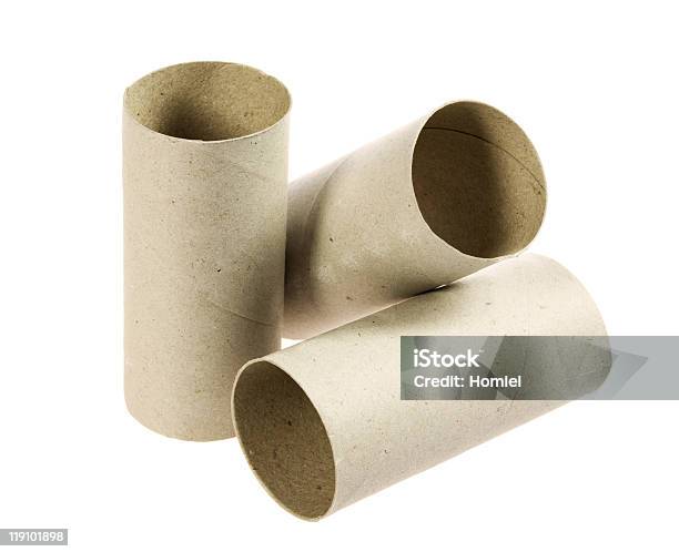 Drei Leere Roll Von Toilettenpapier Stockfoto und mehr Bilder von Freisteller – Neutraler Hintergrund - Freisteller – Neutraler Hintergrund, Pappe, Rolle