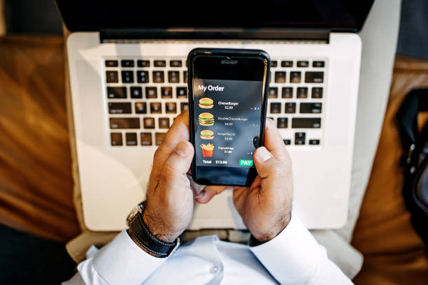 istock Order food online 1191020978