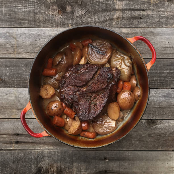 asado de olla de ternera - pot roast fotografías e imágenes de stock