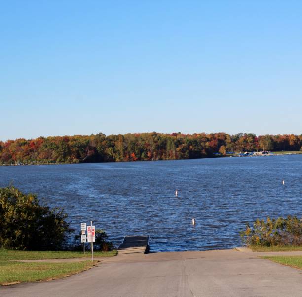 istock Road to the Lake 1191088737