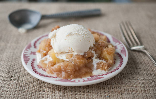 istock Apple Crisp and Ice Cream 1191149014