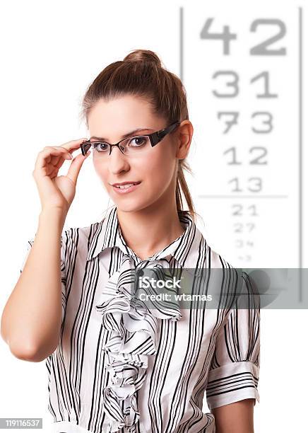 Foto de No Optician e mais fotos de stock de Adulto - Adulto, Aparato de Exame de Vista, Astigmatismo