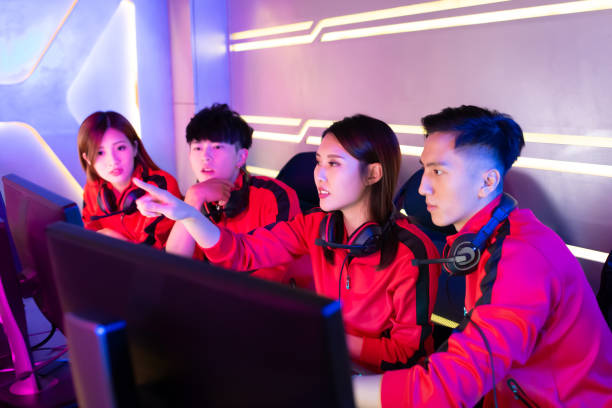 istock pro esport gamers meeting 1191175029
