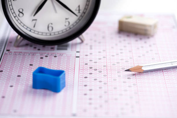 Clocks Timed Test 16,000+ Time To Evaluate Concept Clock Stock Photos, Pictures & Royalty ...