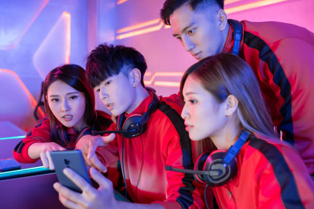 istock pro esport gamers meeting 1191234114