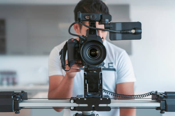 equipamentos de filmagem profissionais - arts symbols studio shot selective focus entertainment - fotografias e filmes do acervo