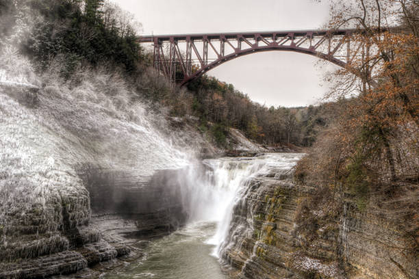 レッチワース州立公園アッパーフォールズ 1 - letchworth state park ストックフォトと画像