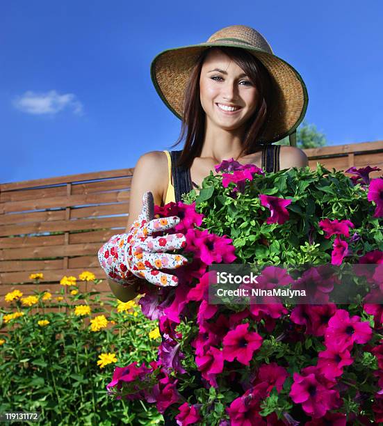 여름 원예용 갈색 머리에 대한 스톡 사진 및 기타 이미지 - 갈색 머리, 꽃 나무, 꽃 한송이