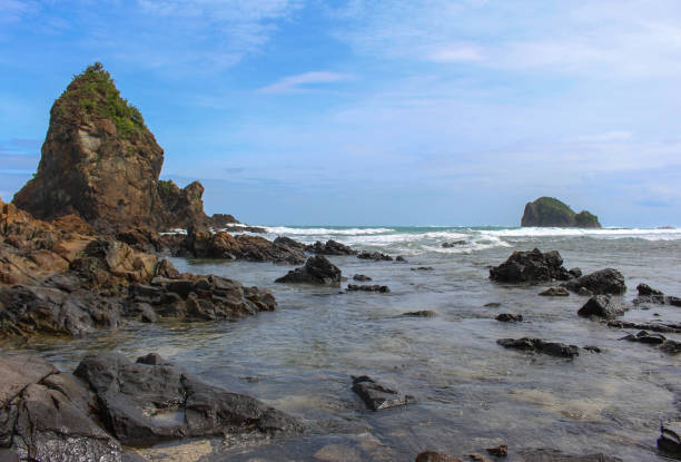 rock formation scenery - baler fotos stock-fotos und bilder