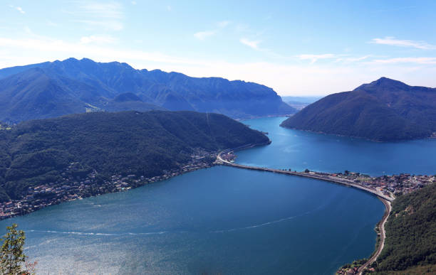 vista panorámica del lago lugano, suiza. - switzerland ticino canton lake lugano fotografías e imágenes de stock