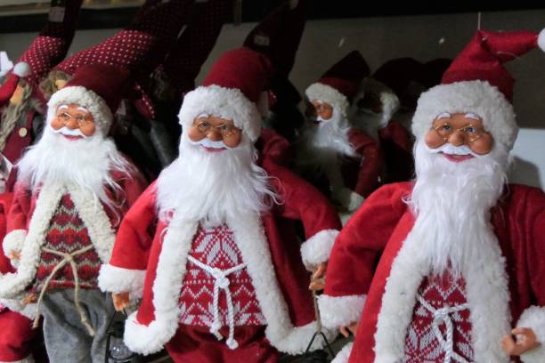 istock Santa Claus dolls 1191374923