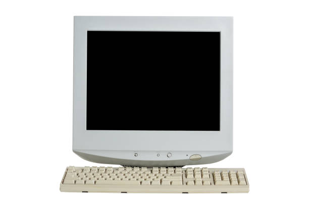 vieux affichage rétro de moniteur de crt avec un clavier d'isolement sur le fond blanc. - enter key computer keyboard computer white photos et images de collection