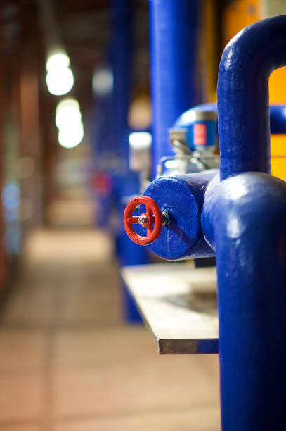 tuberías y válvulas para refrigeración refrigeración vertical - valve pipe refrigeration order fotografías e imágenes de stock