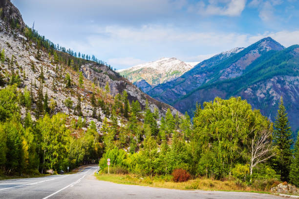 istock Chuysky tract, autumn in the Altai mountains 1191425183